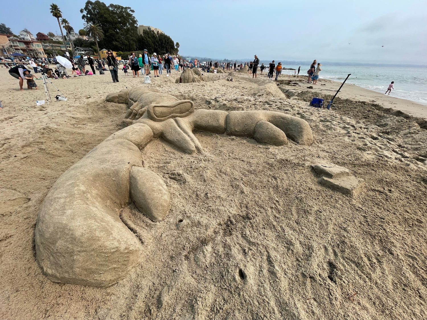 Giant beach lobster sand castle by Pufferfish